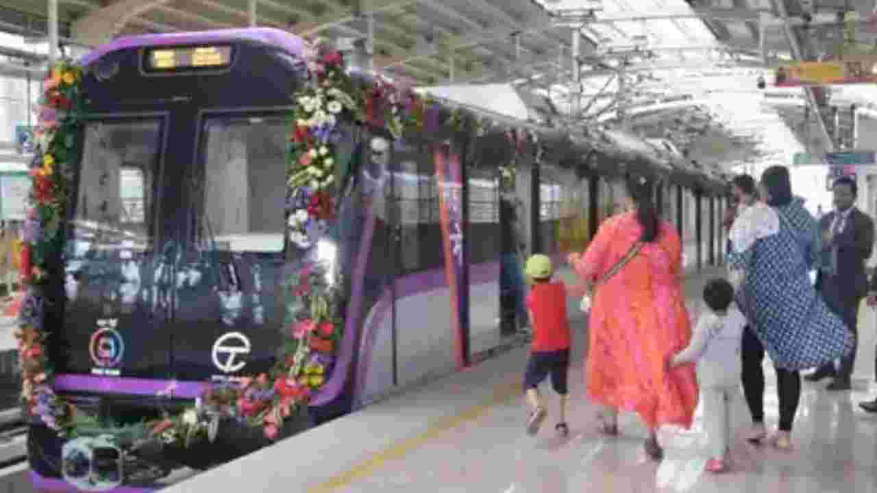 Indian Metro: আর মাত্র ২ বছর! মেট্রো রেল নেটওয়ার্কে আমেরিকাকে ছাপিয়ে যাবে ভারত, বড় বার্তা কেন্দ্রীয় মন্ত্রীর