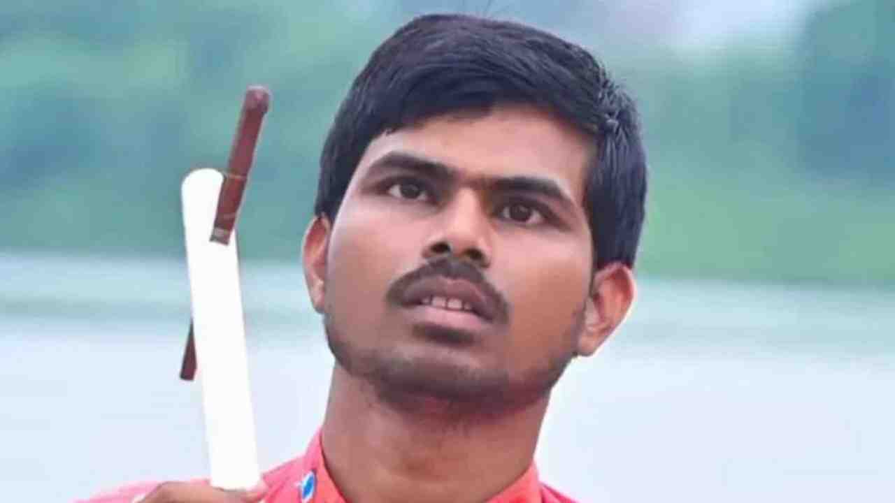 লোকাল ট্রেনে একতারা হাতে গান, সেখান থেকে বলিউডে! ‘হনুমান অংশ’-এর দৃষ্টিহীন গায়ক সুনীল লোধির গল্প অনুপ্রেরণার