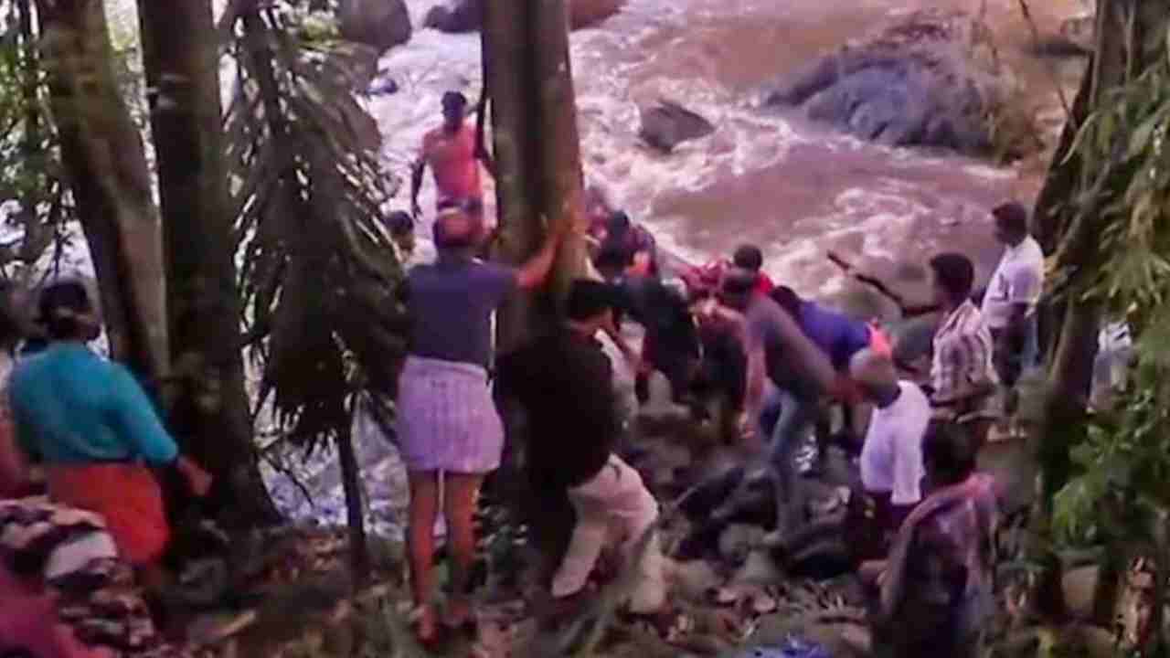কেরলে হড়পা বান ও ভূমিধসে ভয়াবহ বিপর্যয়, মৃত অন্তত ৫, নিখোঁজ একাধিক