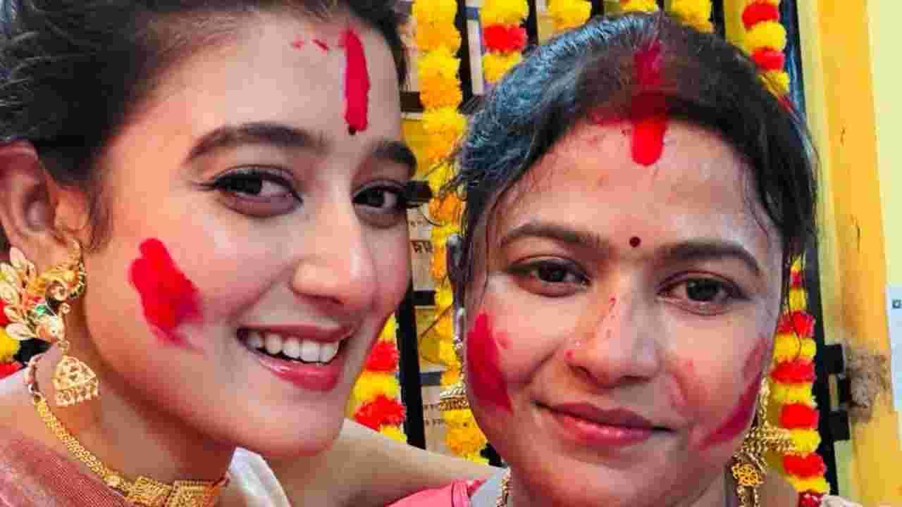 আরাত্রিকার মায়ের জন্মদিনে আবেগঘন পোস্ট, ‘সবসময় হয়তো প্রকাশ করে ওঠা হয় না, কিন্তু ভালবাসি…’