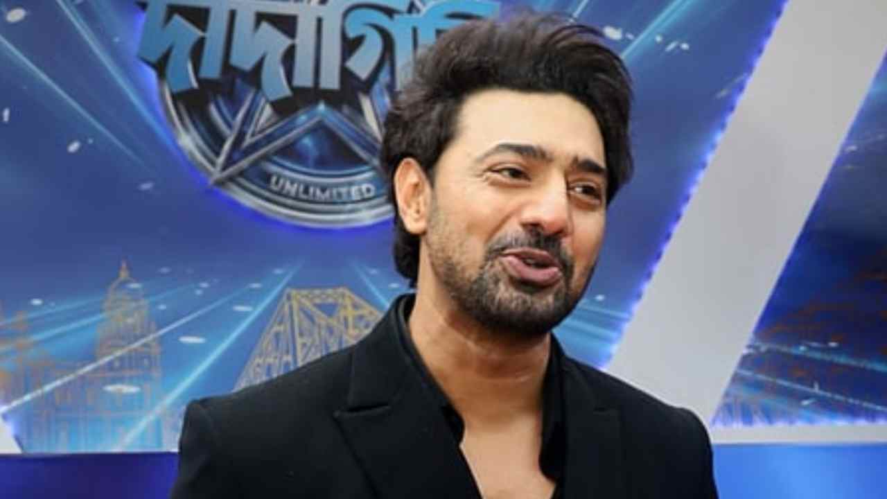 দাদার পরিবর্তে আরেকজন দাদা খোঁজা উদ্দেশ্য ছিল না, কেন দেবকে বেছে নেওয়া হল? জানালেন ‘দাদাগিরি’র পরিচালক