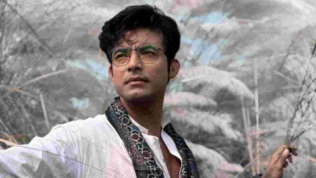 ‘নাও, নিজের মতো কিছু কিনে নিও’, পুজোয় মায়ের দেওয়া সামান্য টাকাই আজ অমূল্য!